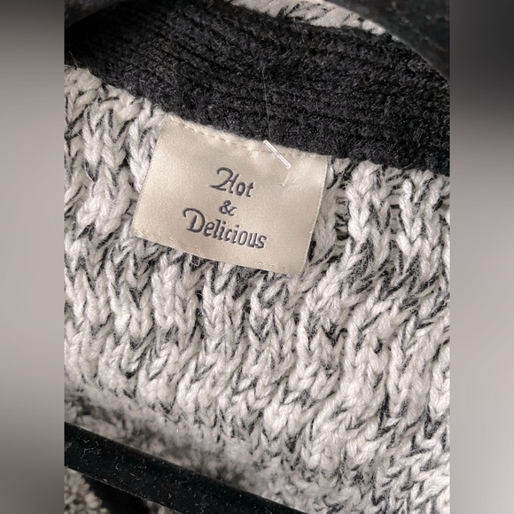 Hot & Delicous Open Knit Long Sweater Cardigan Ombre White Black, Sizes M/L - Picture 4 of 8